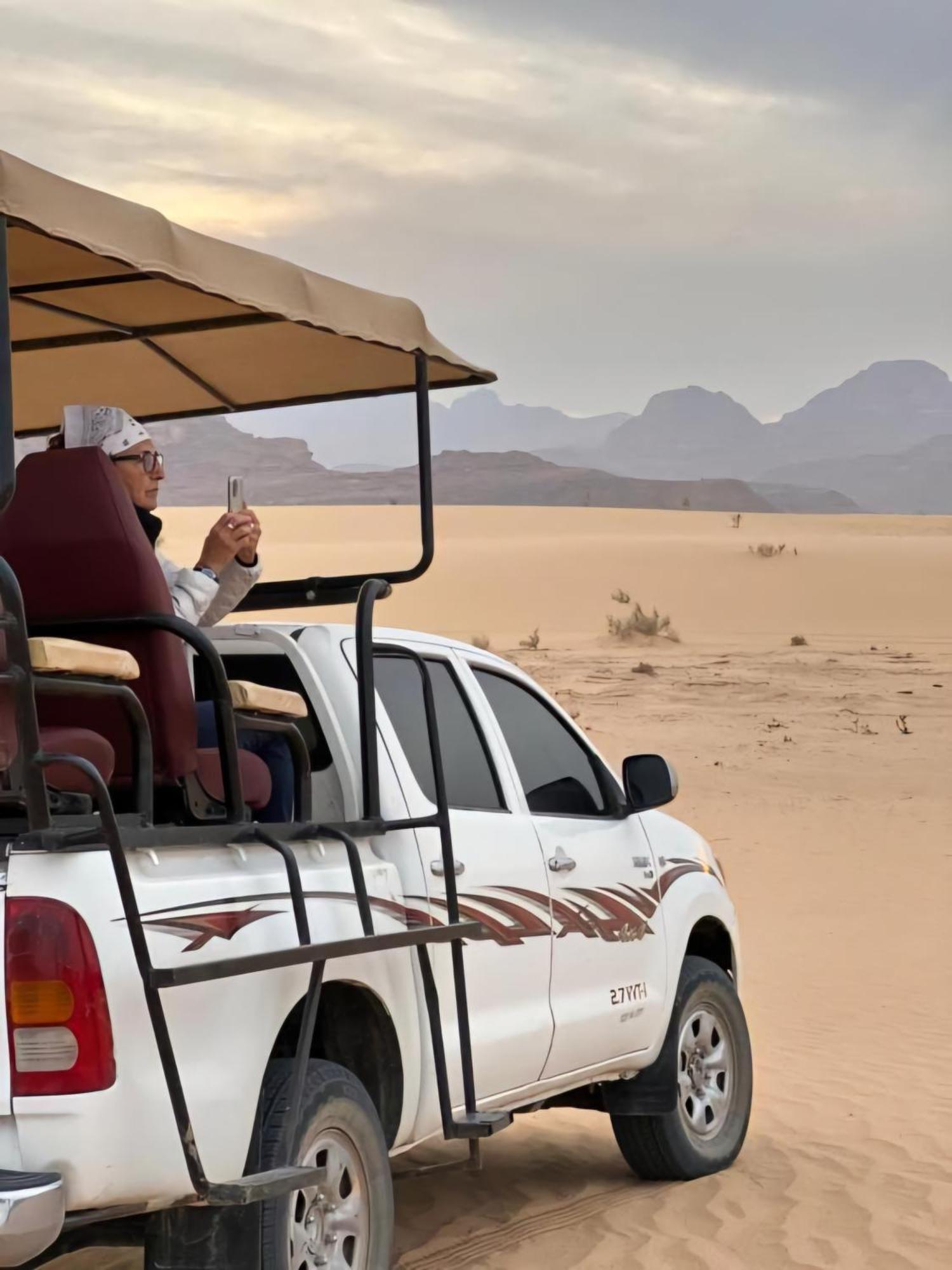 Rum Royal Flower Luxury Camp Wadi Rum Exterior photo